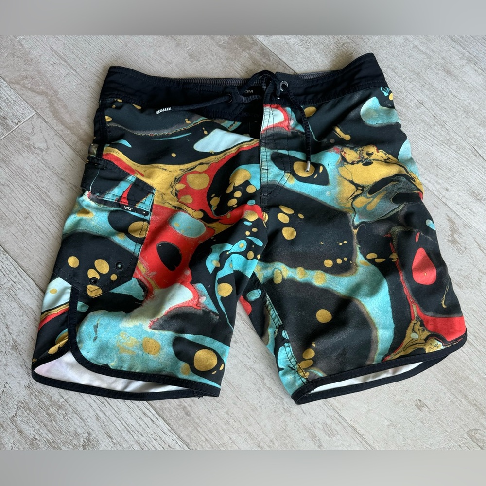 Boys Volcom Lido Solid Mod-Tech Boardshorts. Size 14